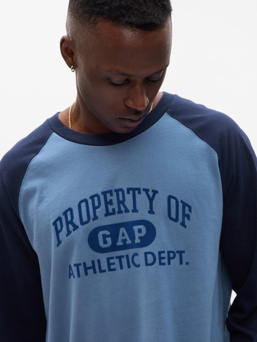 Gap raglan outlet tee